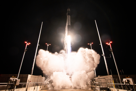 Electron_Lifts_of_at_Launch_Complex_2_-_Image_Credit_Brady_Kenniston.jpg
