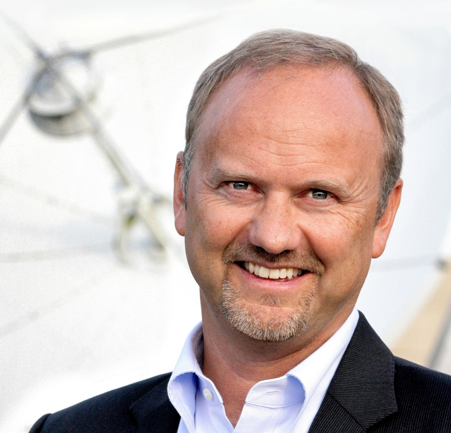 Newtec_Serge-Van-Herck__CEO__300dpi_horiz_922x884.jpg