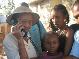  satphone-haiti_2.jpg